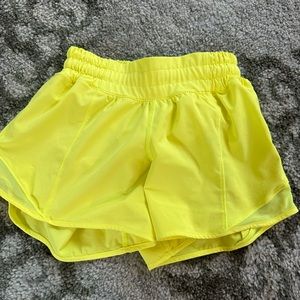 Lululemon low rise 4” Hotty hots In Electric Lemon